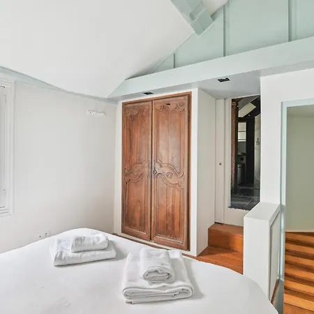 Apartment Saint-germain-des-pres Atypique Pour 4 By Weekome Paris